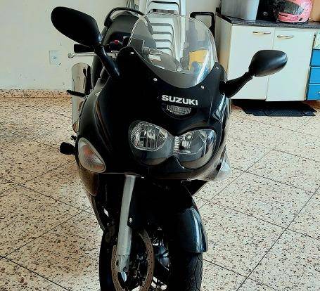 SUZUKI GSX 750 F 